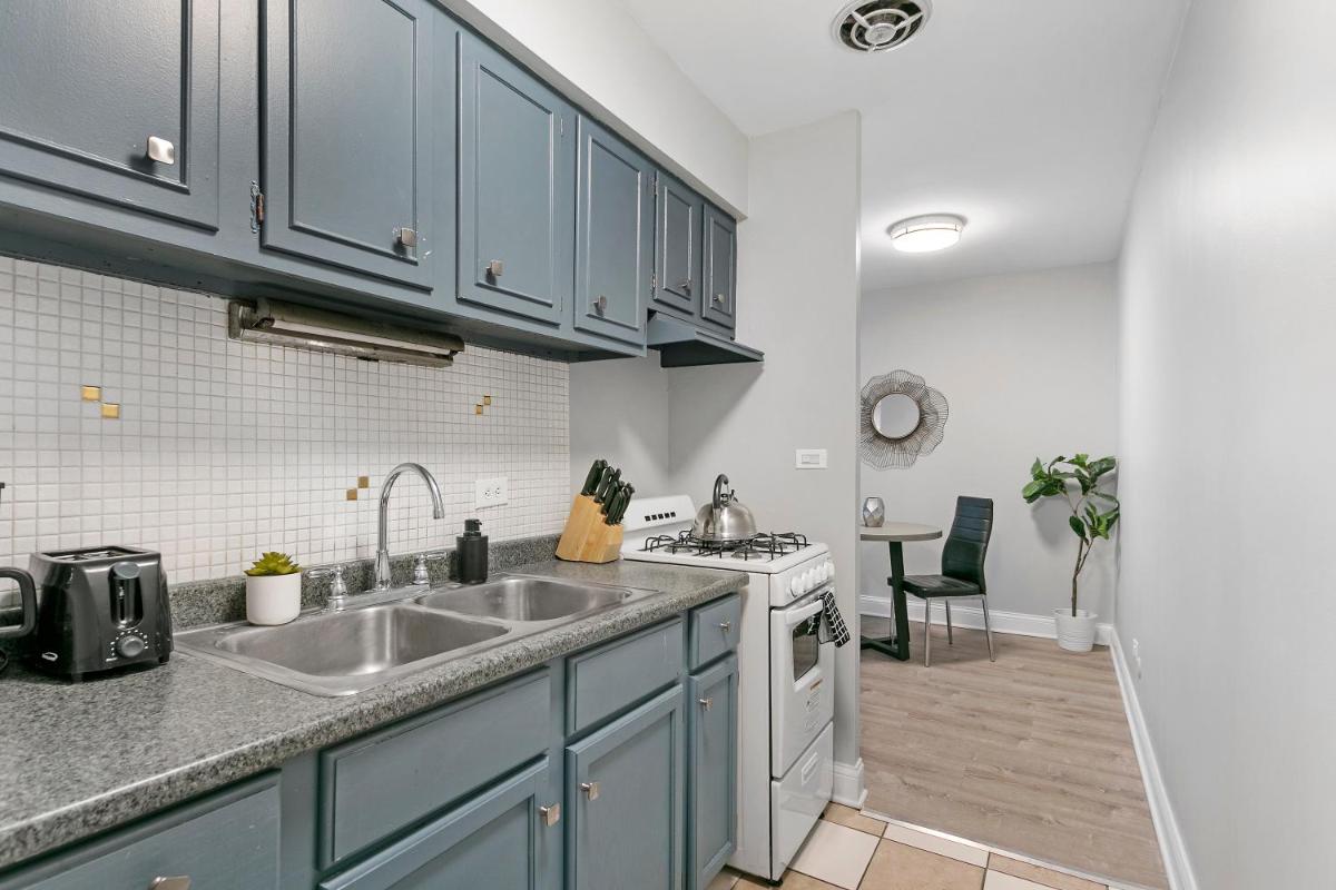 Convenient Location & Cozy Studio Apartment - Oakdale 218 rep - Housity