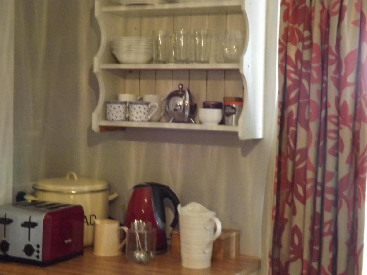 The Swallows Guest House - Housity