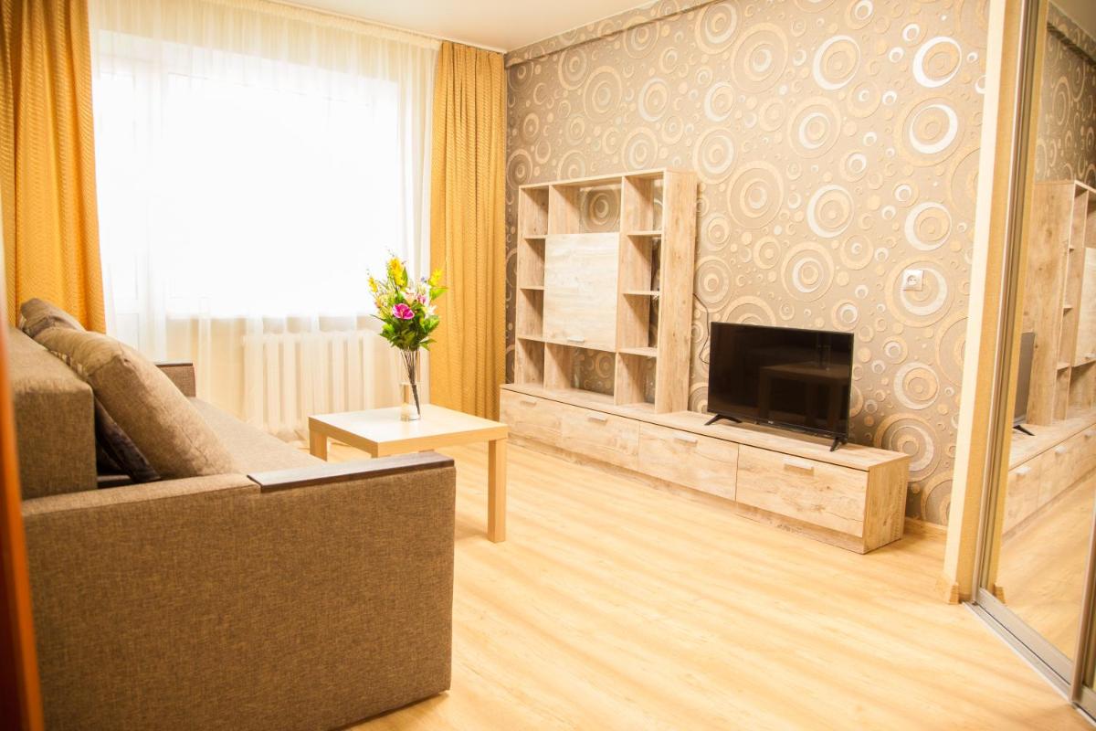 Semi-luxury Apartment on Tsentralnyiy Boulevard 8 - Housity
