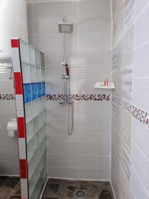 Charmante petite maison dans le Sud, idéal pour un couple ou couple avec 2 enfants - Housity