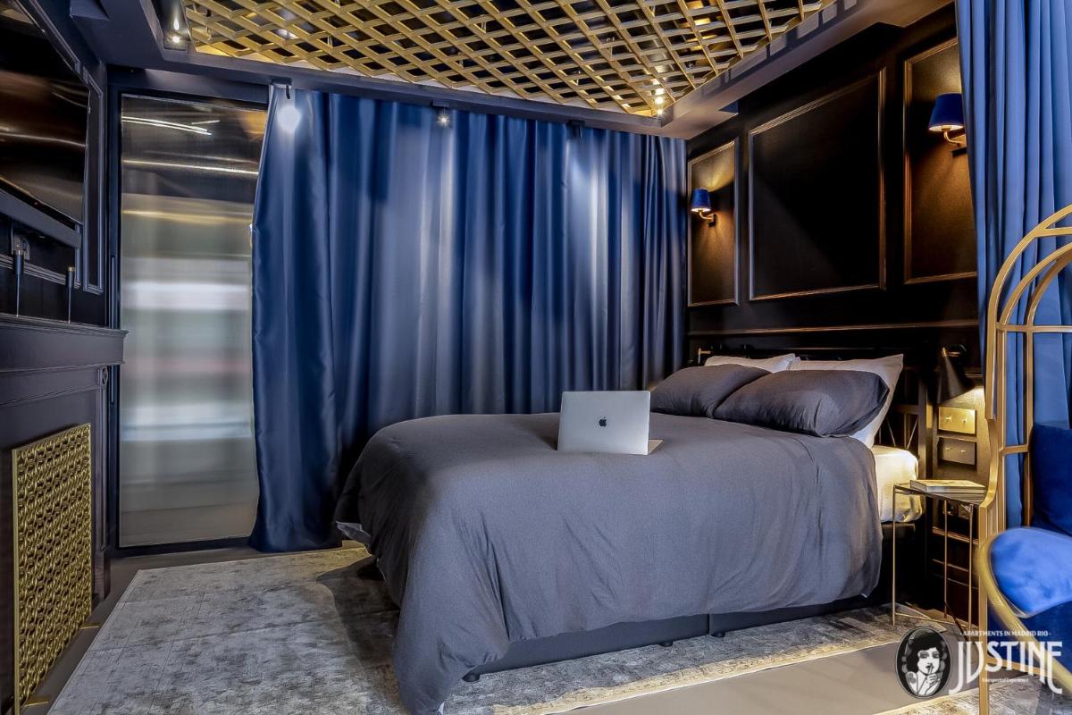 Suite Shibari by Justine Apartments Sobria Elegante y Pecaminosa Apartamento turístico en Madrid Río - Housity