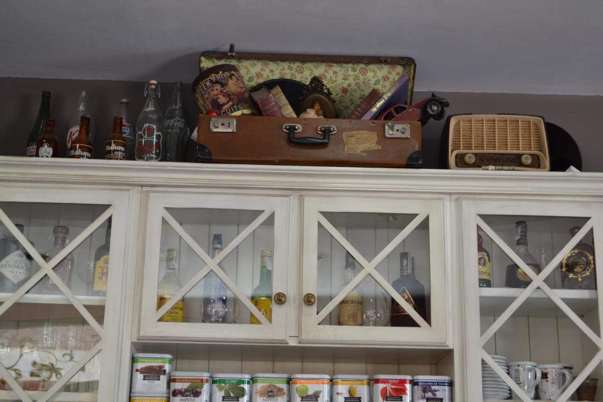 Hostal Quevedo - Housity