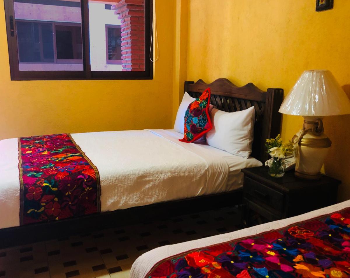 Camino Mexicano Hotel & Resort - Housity