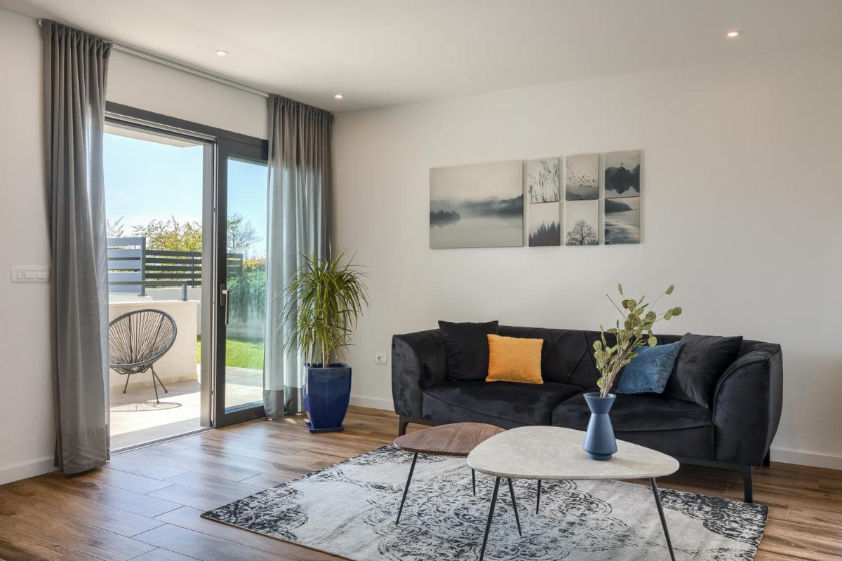 Belvedere Holidays - Housity