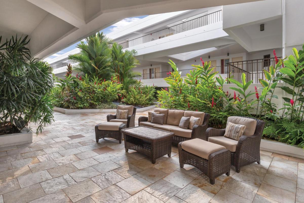 Wyndham Royal Sea Cliff Resort - Housity