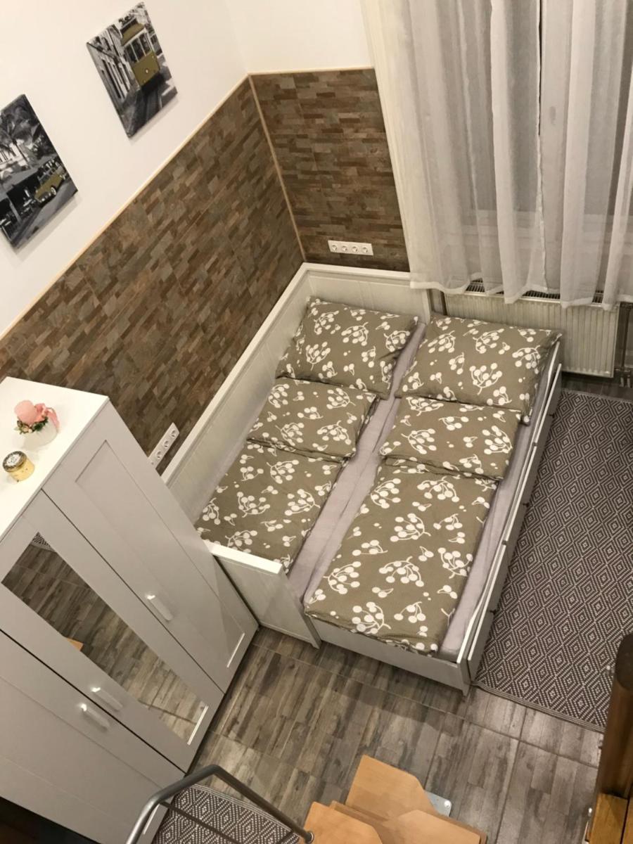 Móra apartmanház - Housity