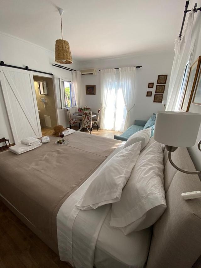 Reginas Apartments - Housity