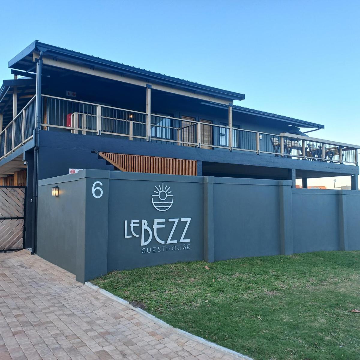 Le Bezz Guesthouse - Housity