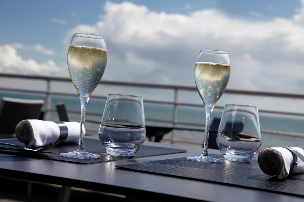 Hôtel De La Plage - Housity