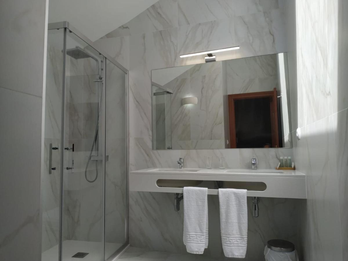 Hotel Areces - Housity