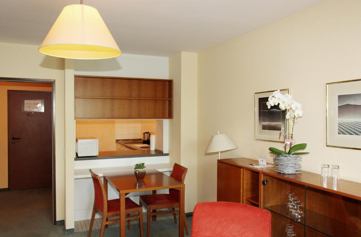 Hotel Gästehaus Forum am Westkreuz - Housity