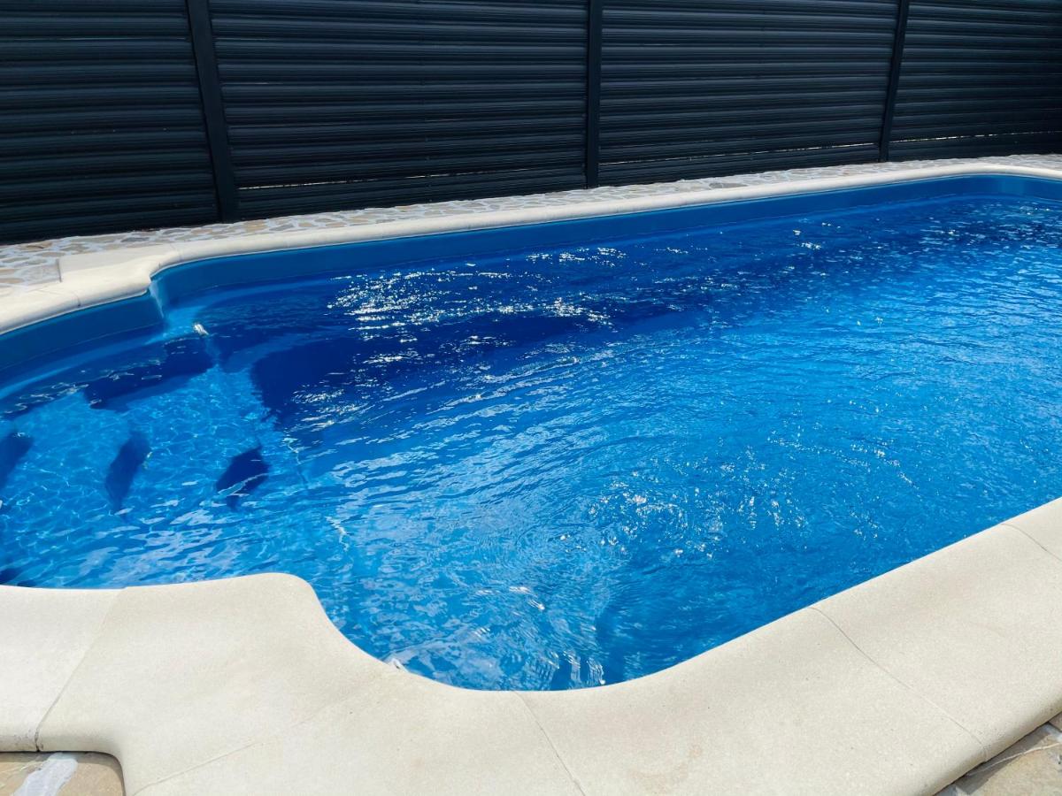 Luxury 3 Bedroom Pool Villa - Housity