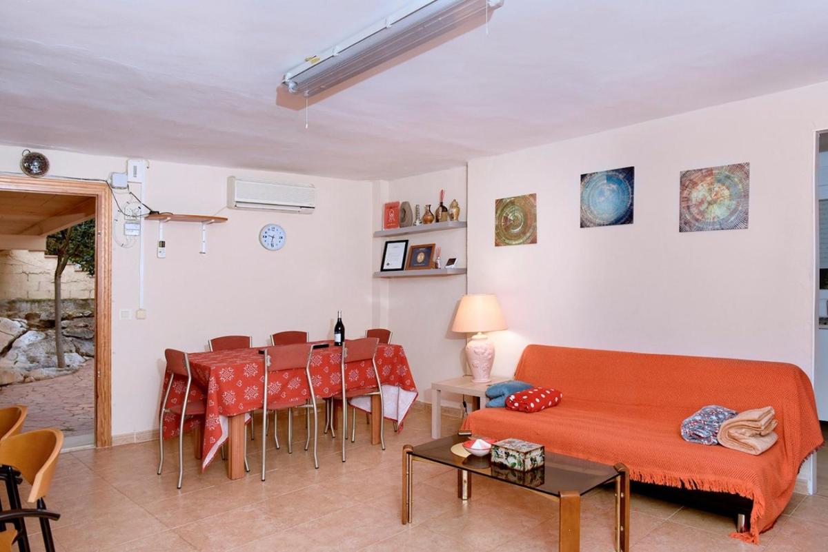 Calicanto House & Pool - Housity