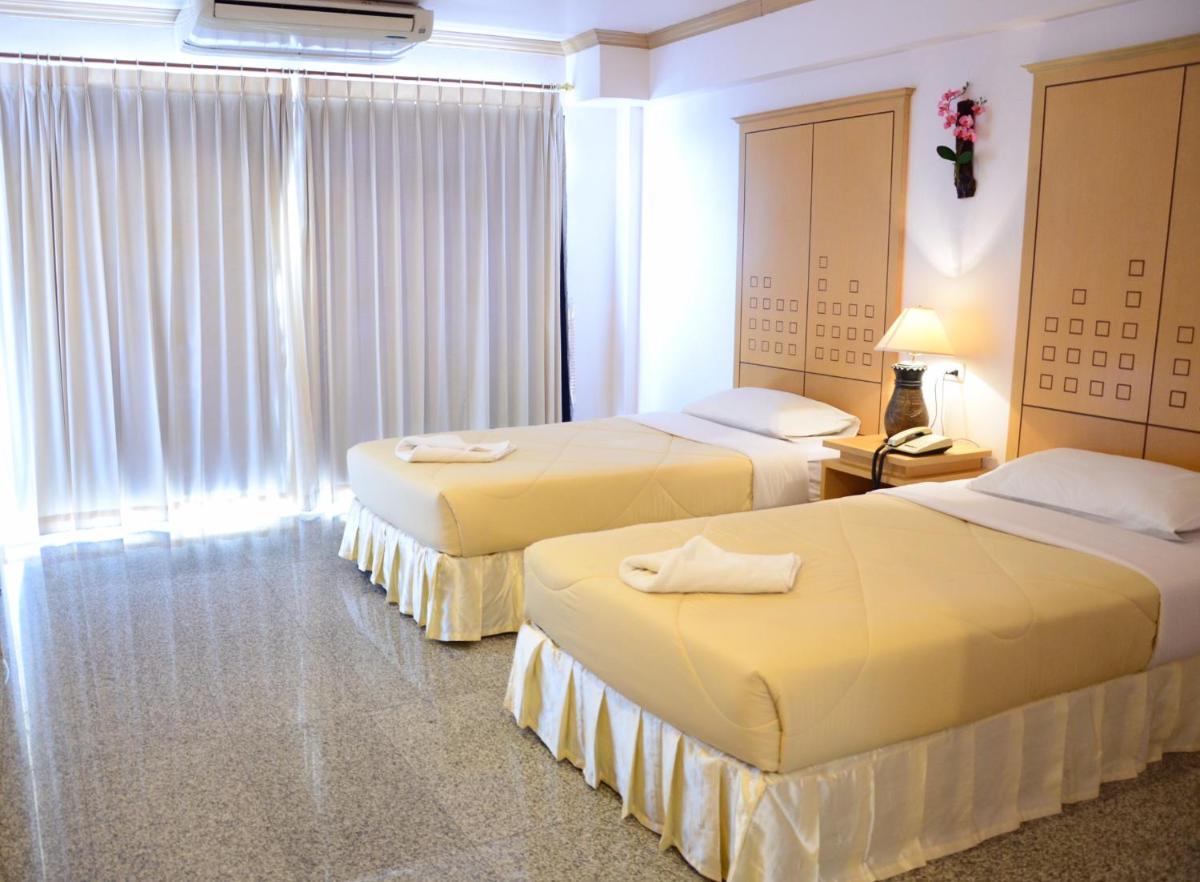 Maneerote Hotel - Housity