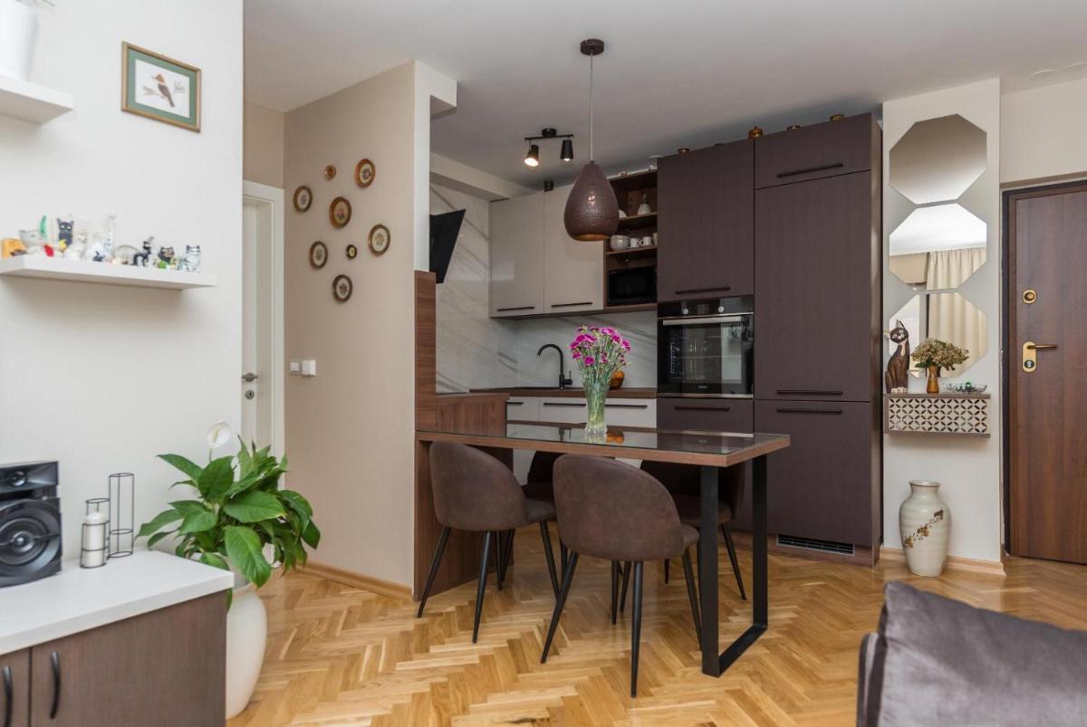 Chic apartment Zoja near beach with free parking - Housity