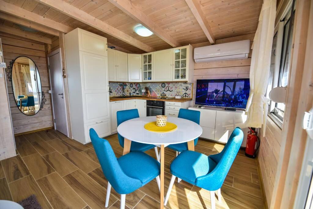 The Beach House with the magical sunsets - Housity