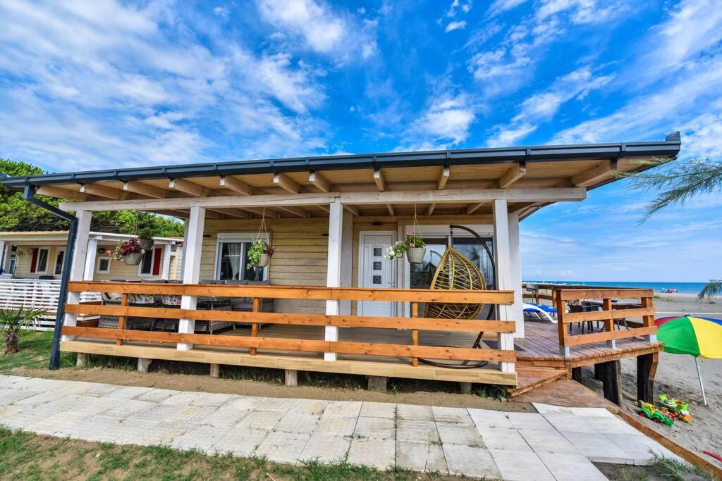 The Beach House with the magical sunsets - Housity