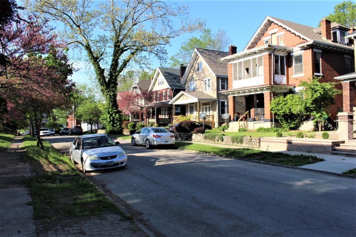 Chic 2BR near DT, 8 min walk to Park&Conservatory - Housity