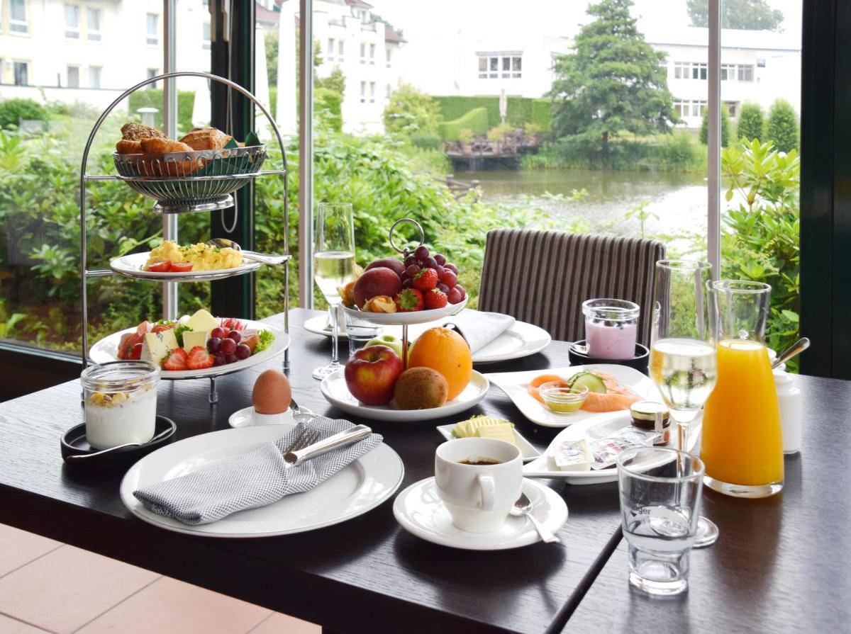 COURT HOTEL - Housity