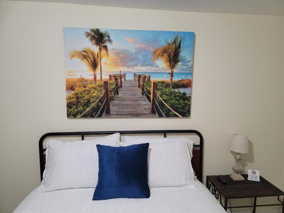 Relaxing, Comfortable, Private Bedroom - Housity