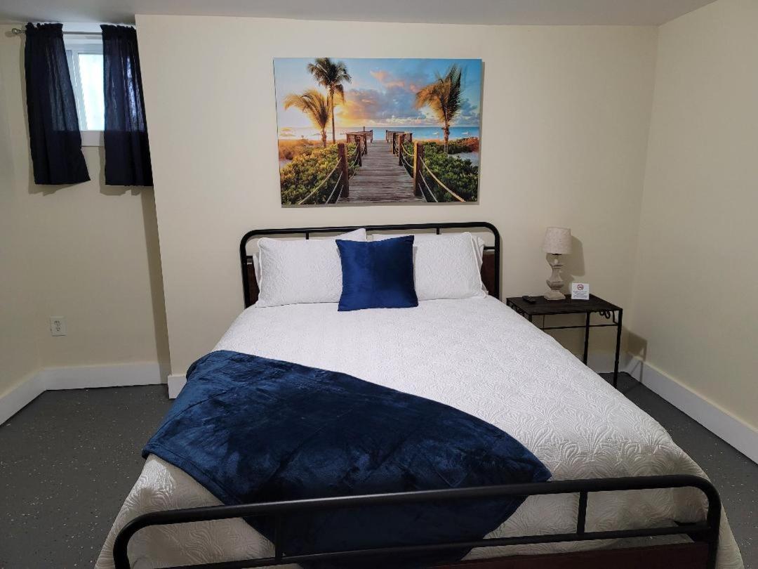 Relaxing, Comfortable, Private Bedroom - Housity