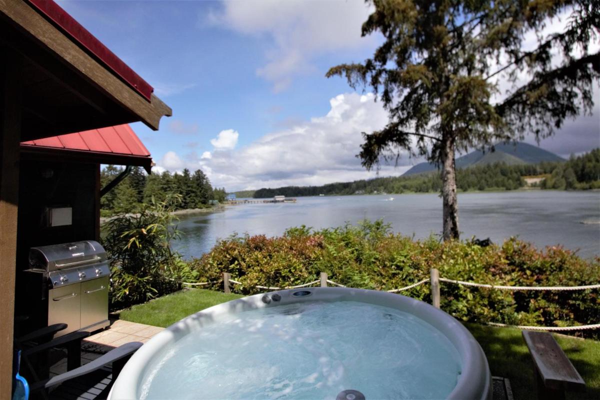 Private Oceanfront Cabin With Hot Tub - Doc Holiday Cabin - Housity