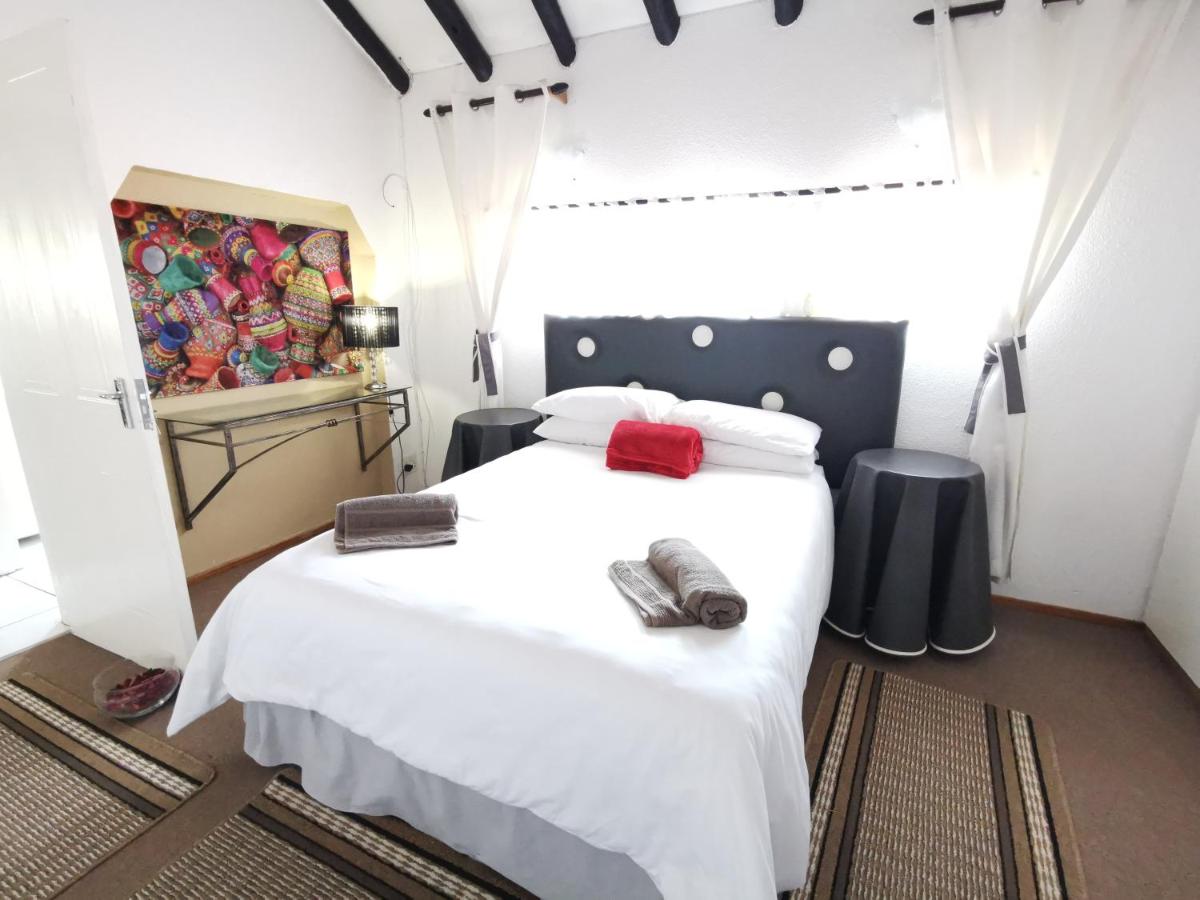 Palm Tree Accommodation - Housity