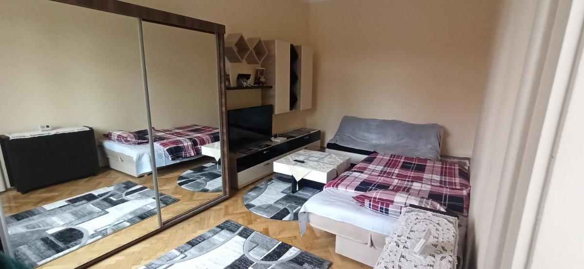 Robert's Apartment - Housity