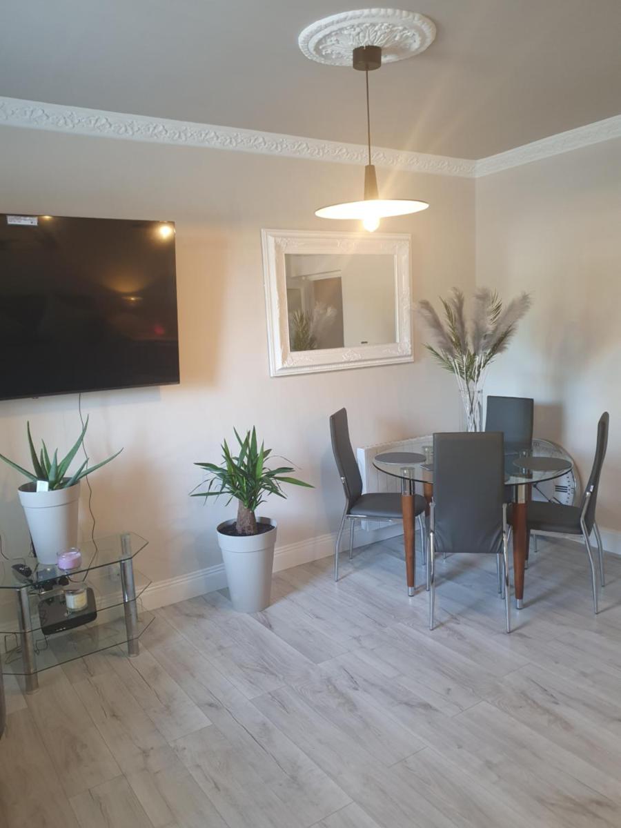Suitetrails - River View Apartment Suite