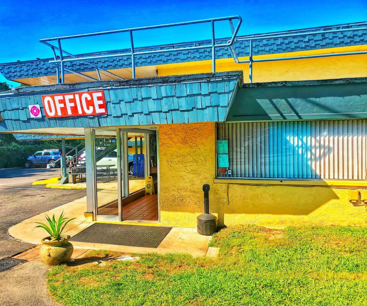 The Port Hotel and Marina - Housity