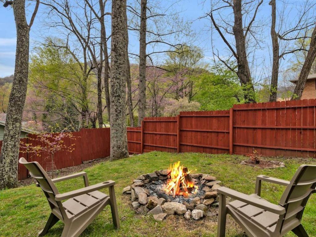 Soco Serene Cabin in the Heart of Maggie Valley - Housity
