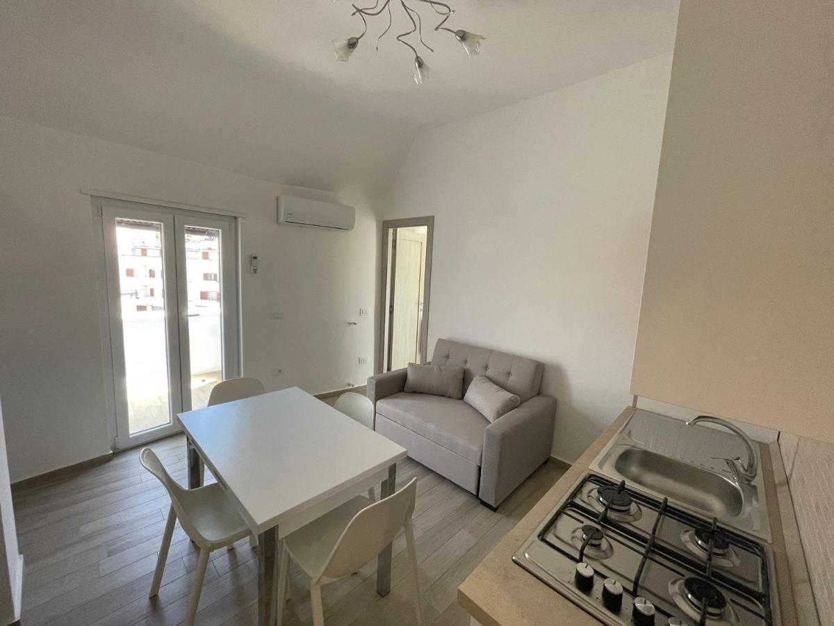A Pochi Passi dalla Piazza- Vista Mare - Housity