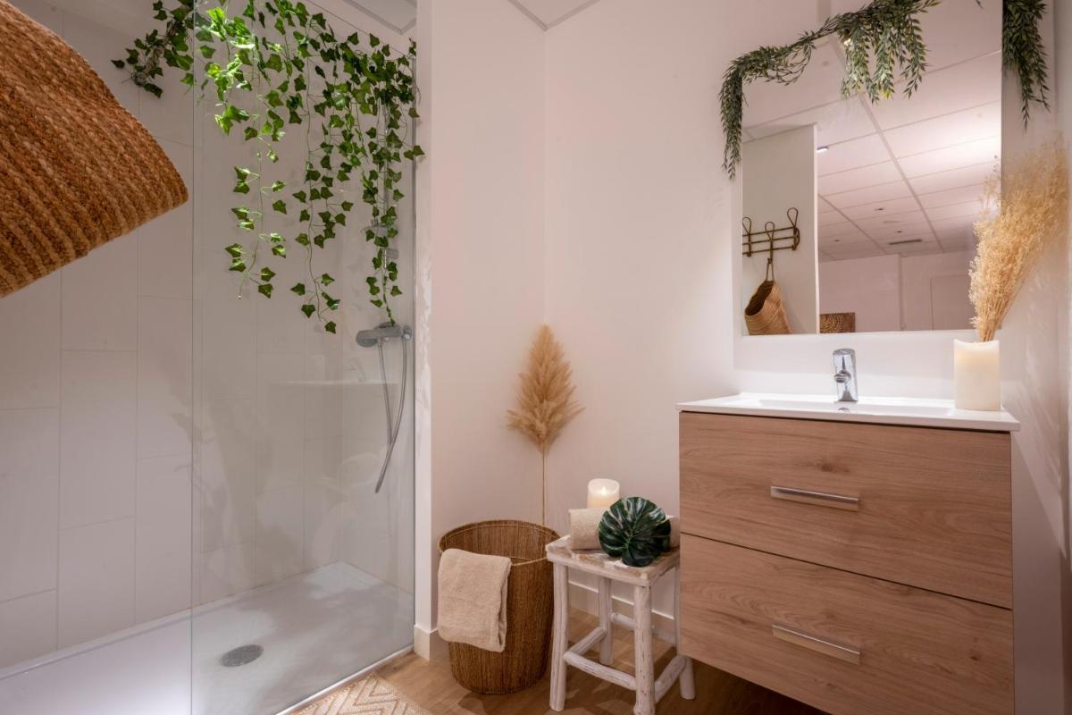 Salle de bains dans l'établissement ATHOME RESIDENCE ET SPA
