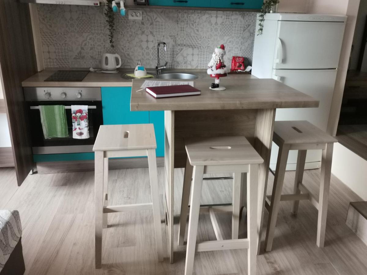 Sindy Wooden Apartments - Housity