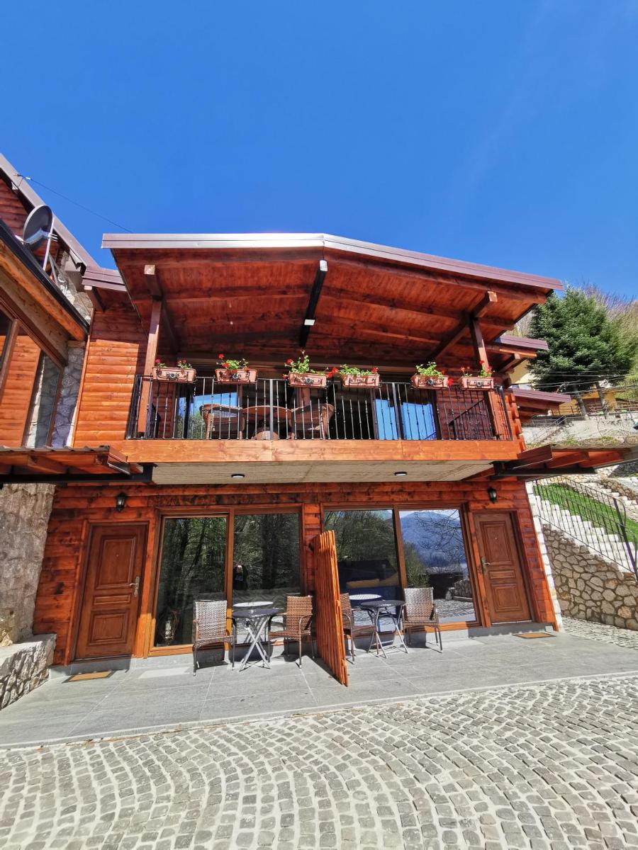 Sindy Wooden Apartments - Housity