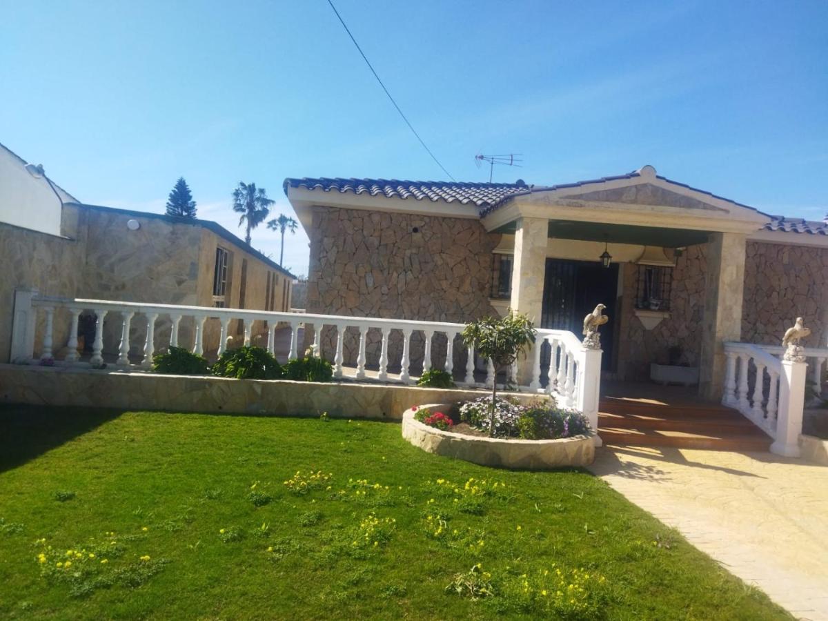 Chalet con Encanto y Piscina - Housity