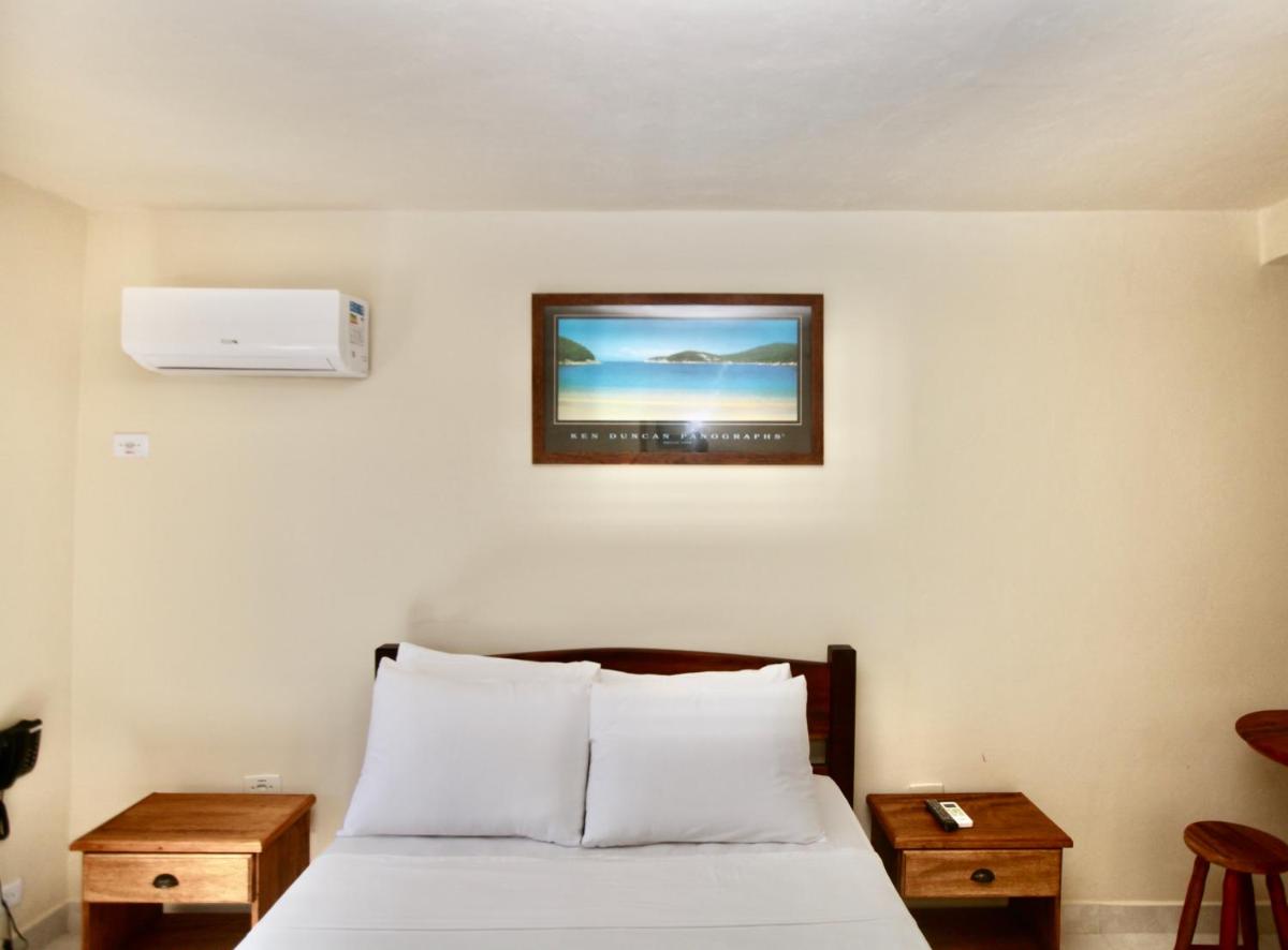 Colonial Hotel - Housity