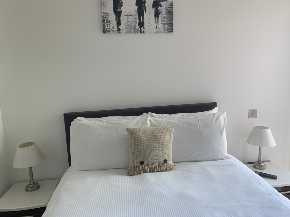 Quartermile 1 Bedroom Apartment - With FREE Parking Included - Housity