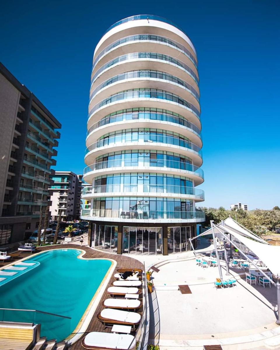 White Tower Mamaia Prestige Apartments - Housity