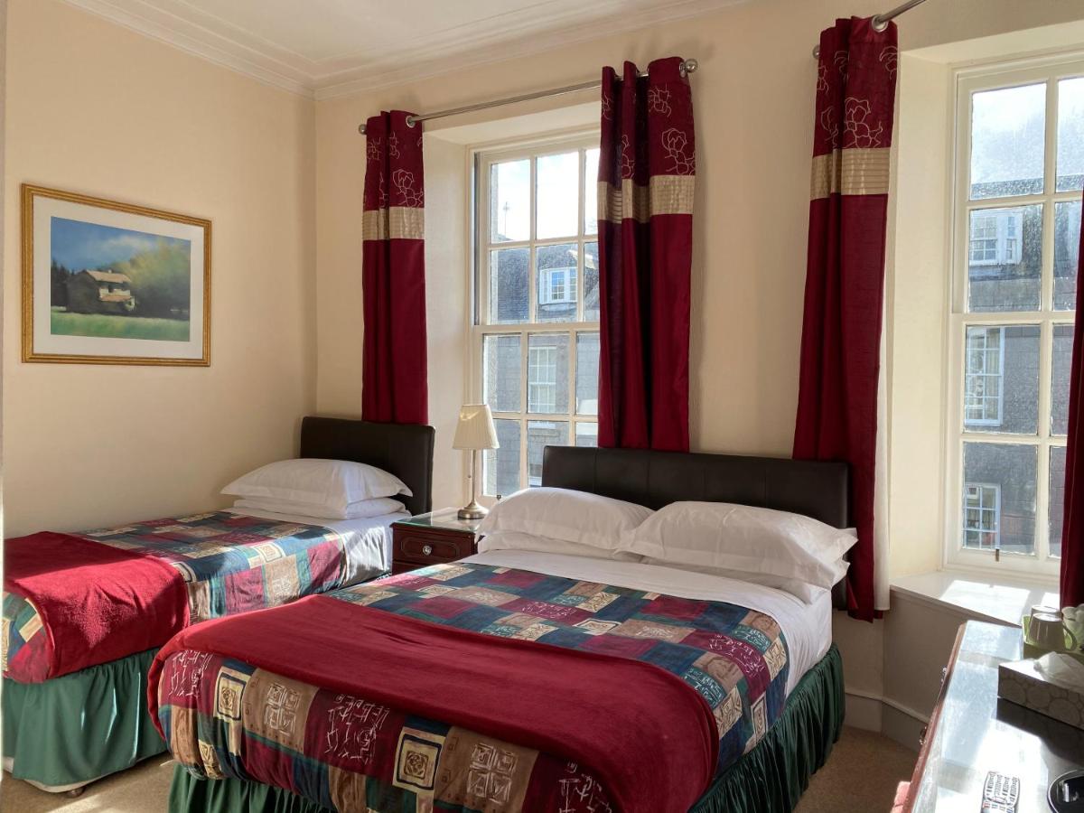 The Royal Crown Guest House - Housity