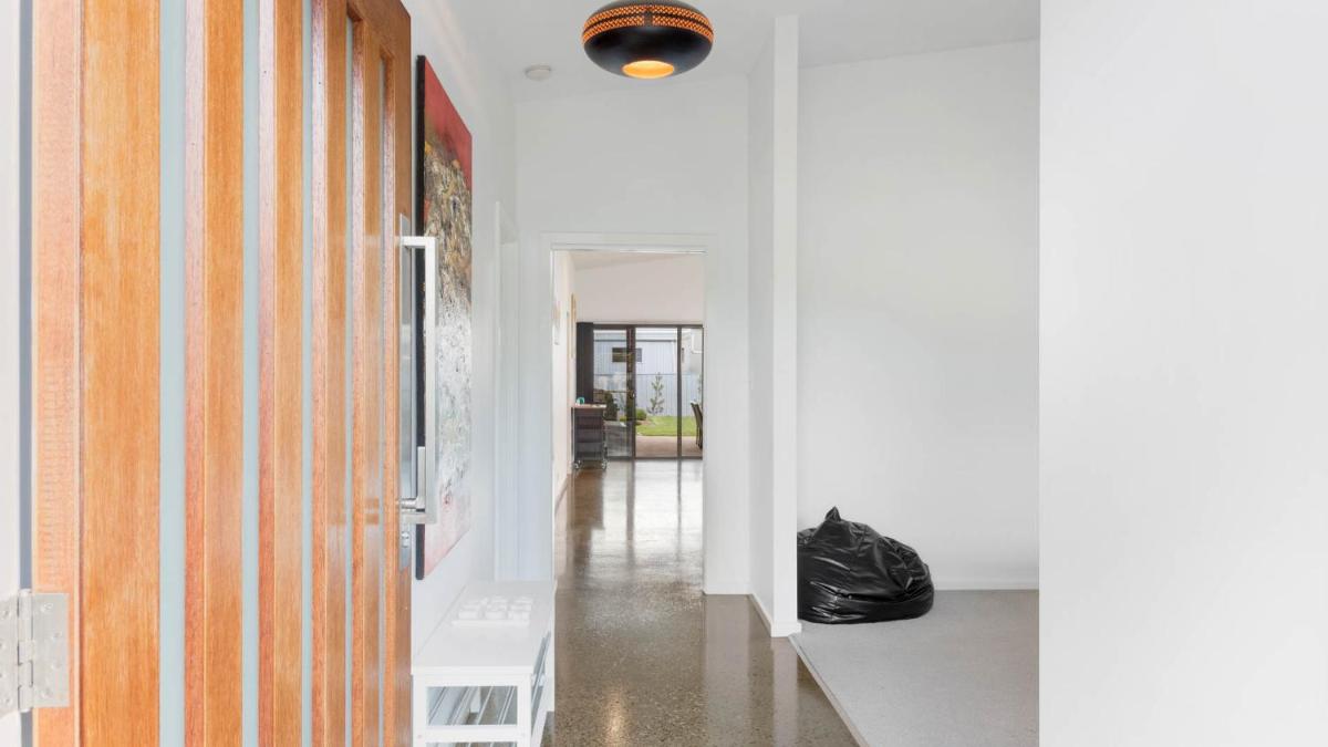 Great Ness Beach House - 10 Person Spa - Pet-Friendly - Netflix - Linen included - Housity