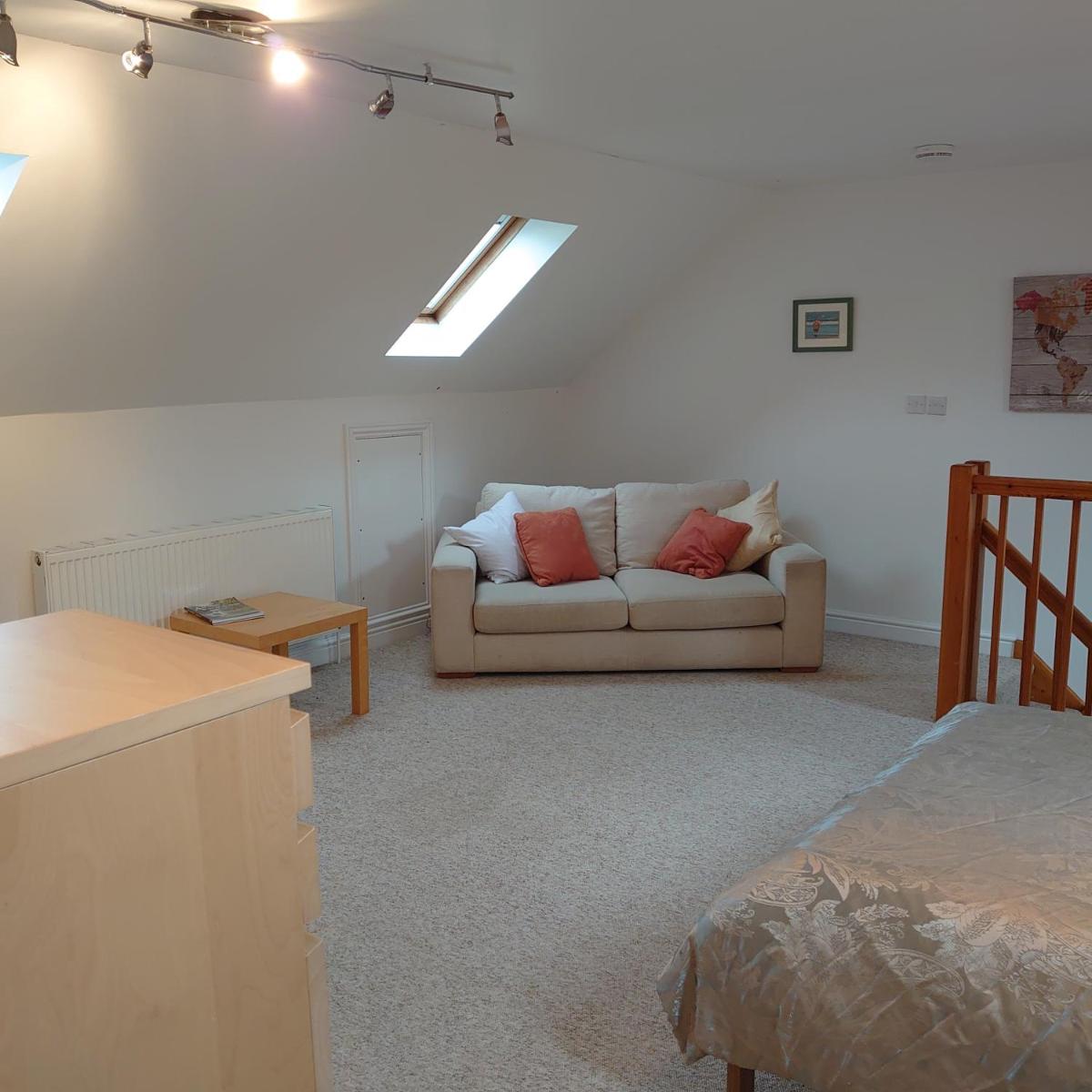 Annexe in Cherhill, opposite Cherhill White Horse - Housity
