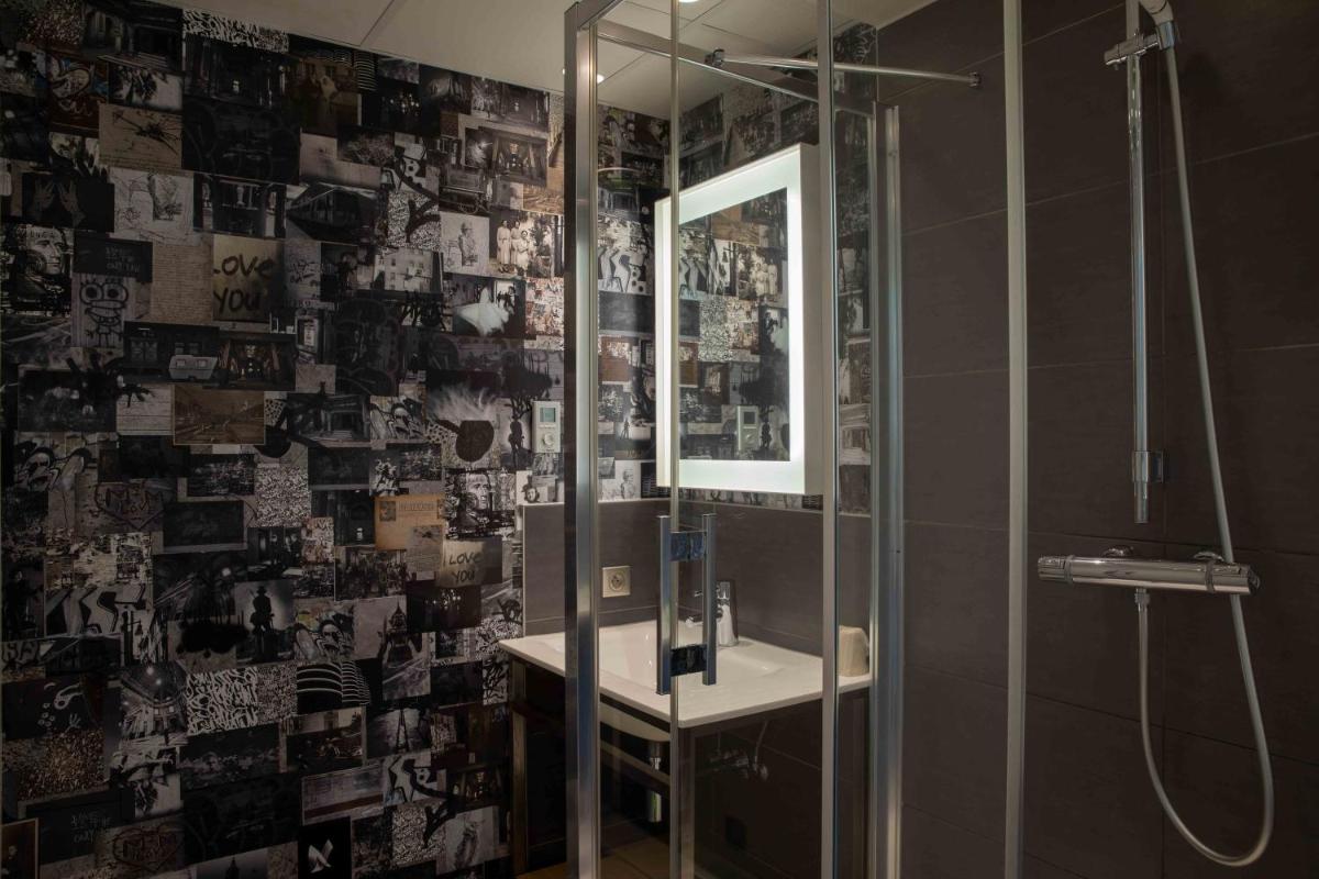 Salle de bains dans l'établissement Hôtel et Spa La Villa K - Basel Airport