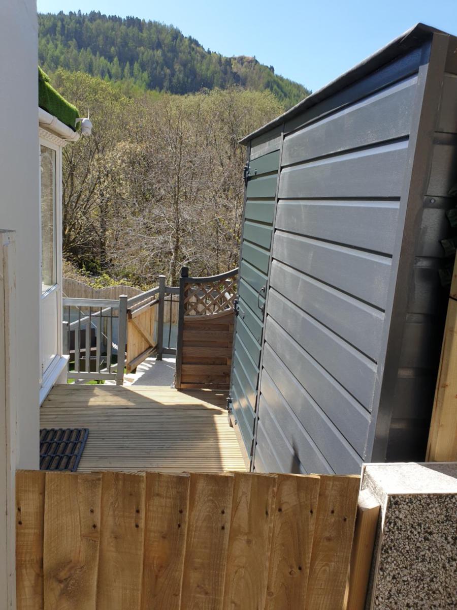 Riverside cottage - Housity