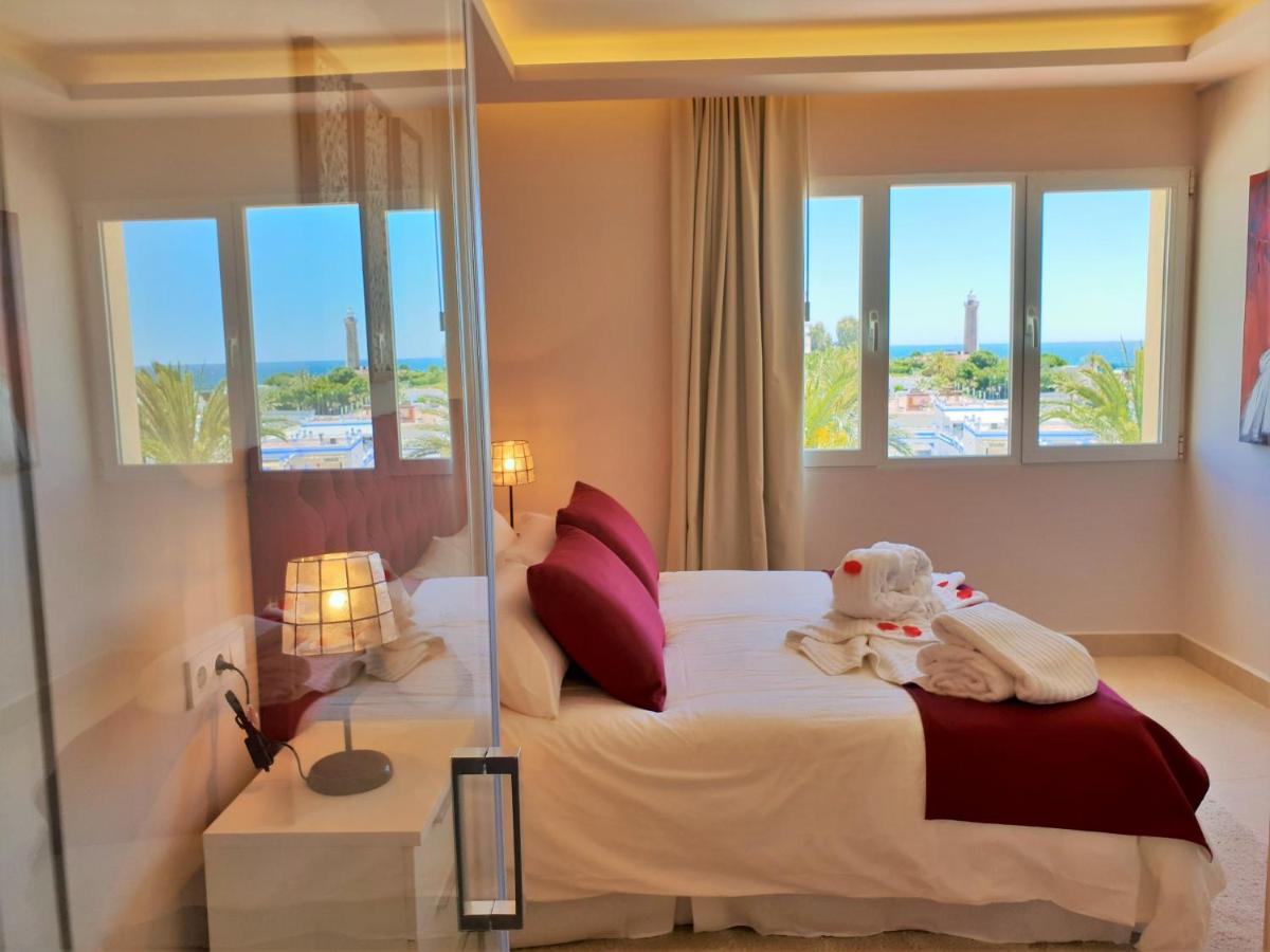 FANTASTIC APARTMENT B IN FRONT OF THE SEA & MARINA - Housity