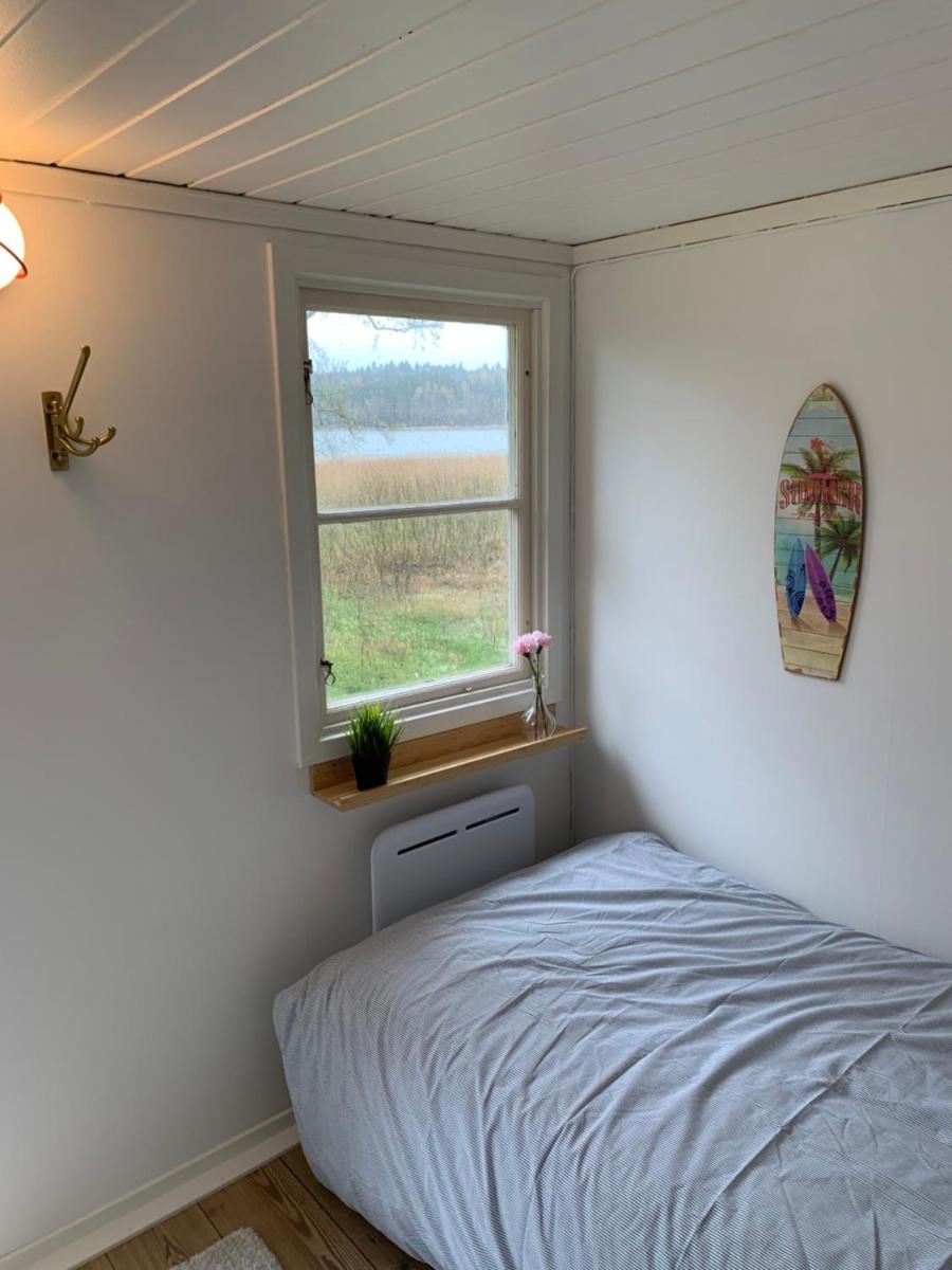 Tranquility cottage on an Island with boat - Housity