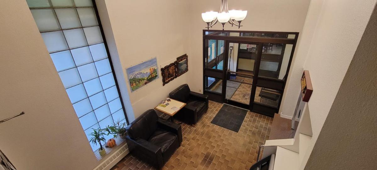 The Cosmopolitan Hotel - Housity