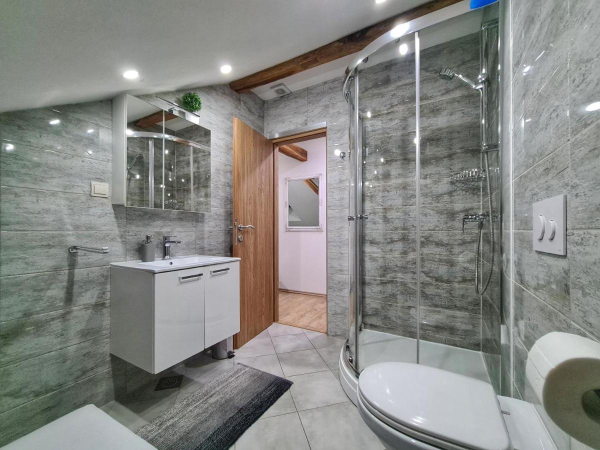 Rooms Garden - Housity