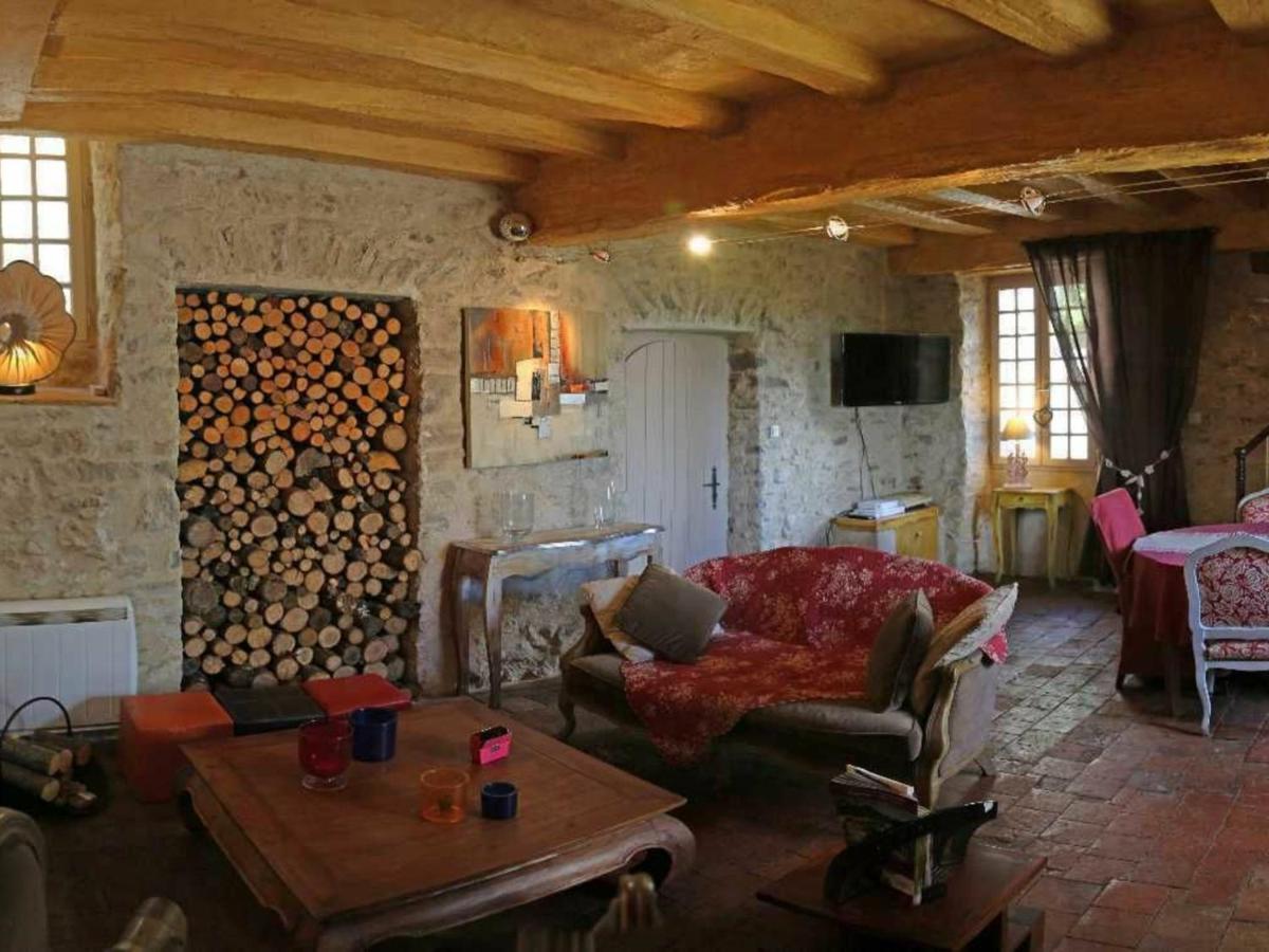 Gîte Sainte-Suzanne-et-Chammes, 3 pièces, 4 personnes - FR-1-600-179 - Housity
