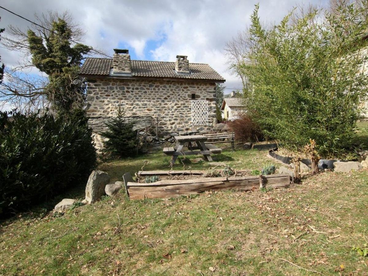Gîte Saint-Julien-Chapteuil, 3 pièces, 4 personnes - FR-1-582-109 - Housity